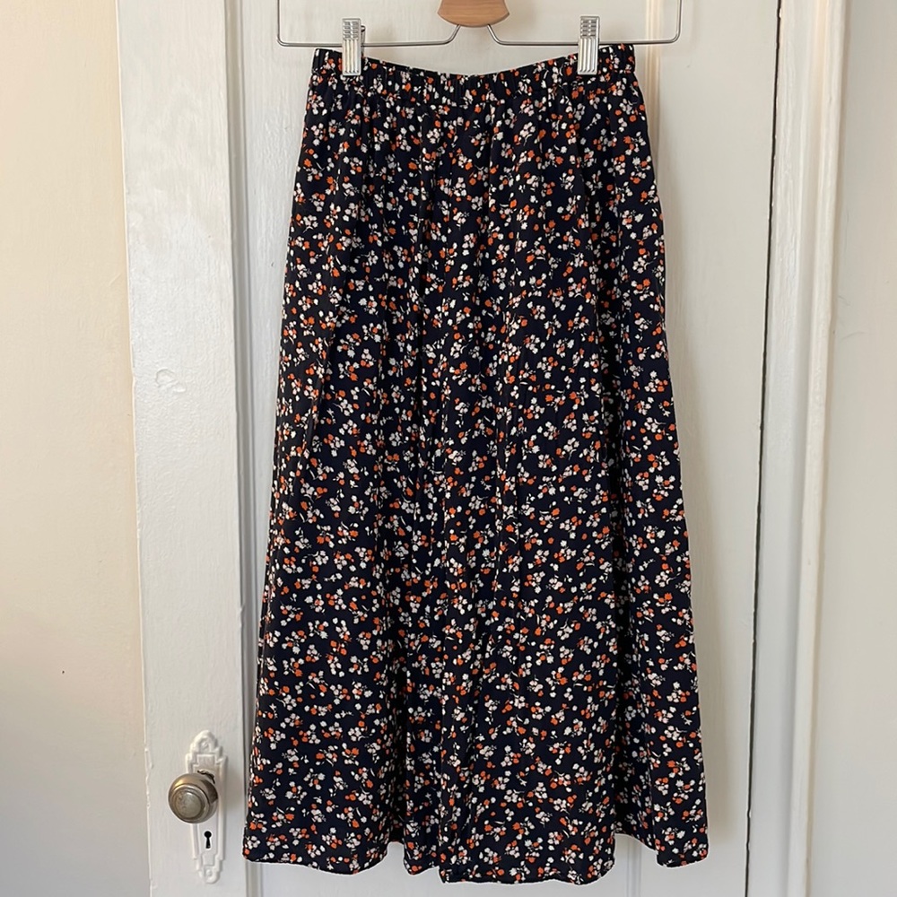 Uniqlo skirt, with pockets